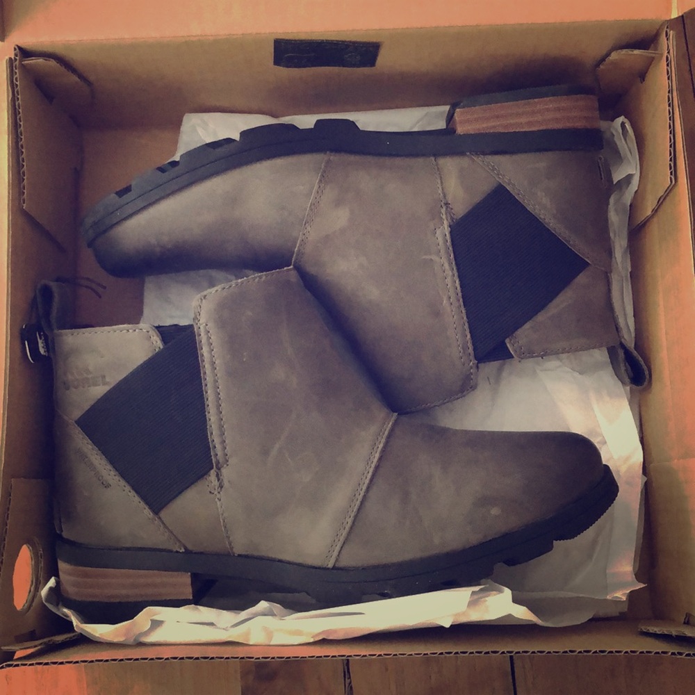 Sorel Emilie Chelsea Boots